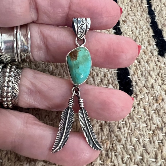 ❤️ Kingman Turquoise Navajo Southwestern Feather Sterling Pendant 5.6gm 2.34”L - Picture 8 of 15